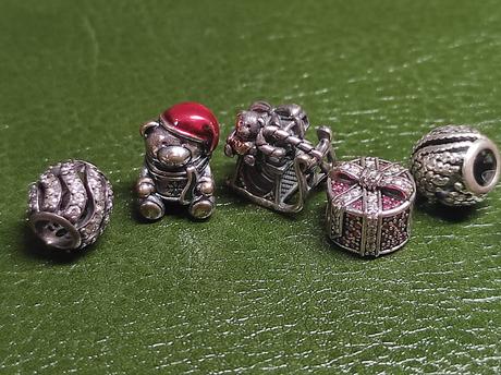 Vianočný macko pandora, pandora