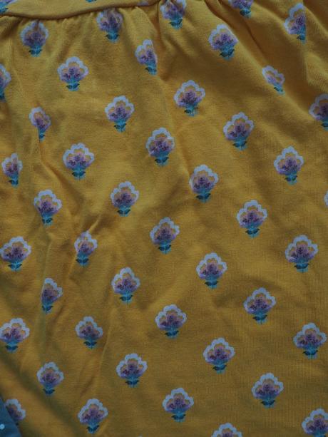 Balík oblečenia, šaty, 50–62