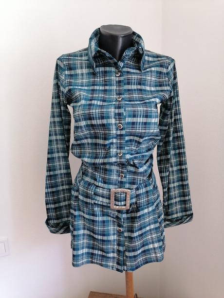 Predĺžená košeľa, 40