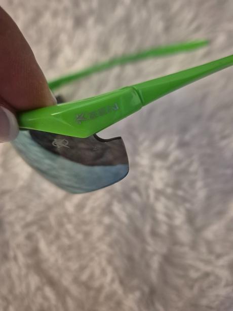 Športové detské slnečné okuliare,