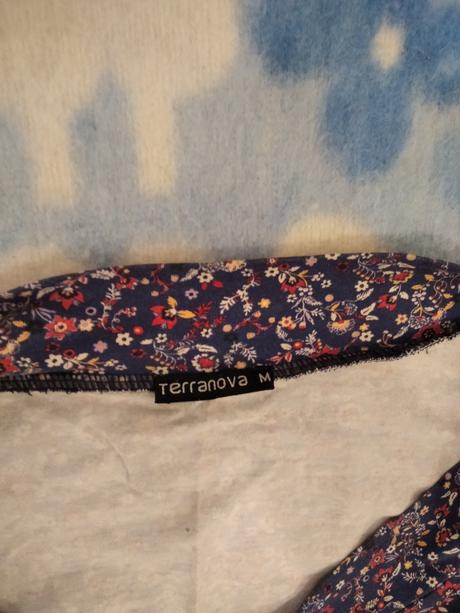 Tričko s kvietkami veľkosť m, terranova,m