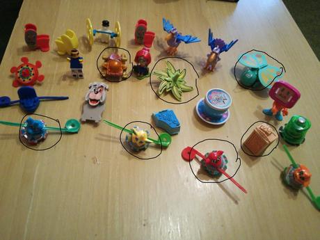 Kinder - funkčné hračky 24 ks,