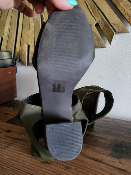 Sandálky veľ 5, 38