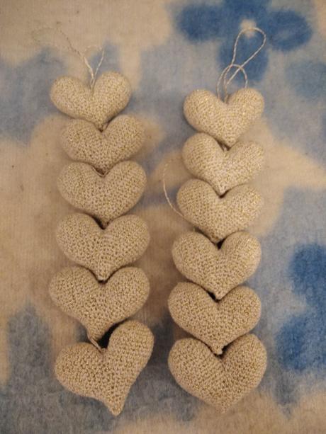 Vianočné dekorácie,srdiečka 12ks,