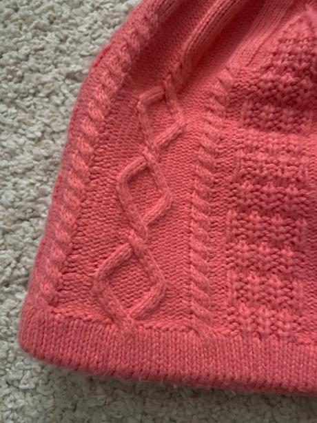 Dievcenska/damska čiapka, 