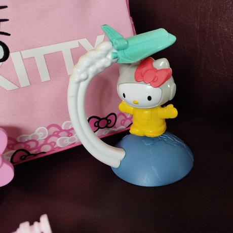 Balík hračiek hello kitty,