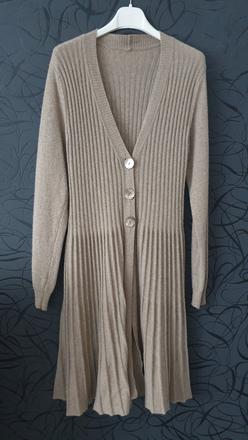 Úpletové šaty nenosené, s