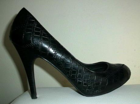 Zaujímavé čierne lodičky - veľ. 38, 38