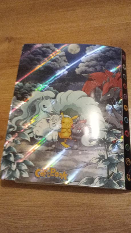 Predám albumu z pokemon kartami, 