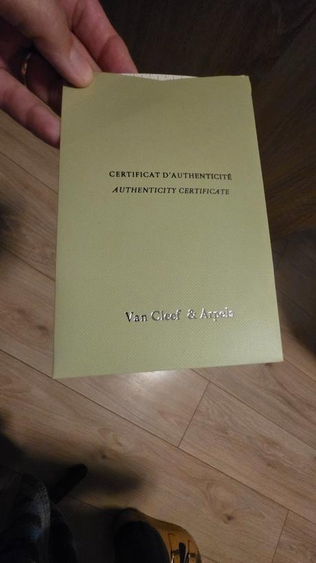 Retiazka štvorlistok s kamienkom,