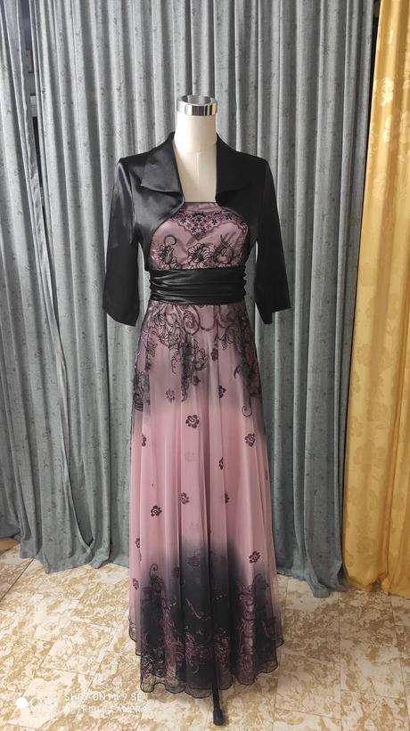 Spoločenské šaty, 42