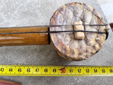 Tradičný hudobný nástroj z egypta - rebab, 