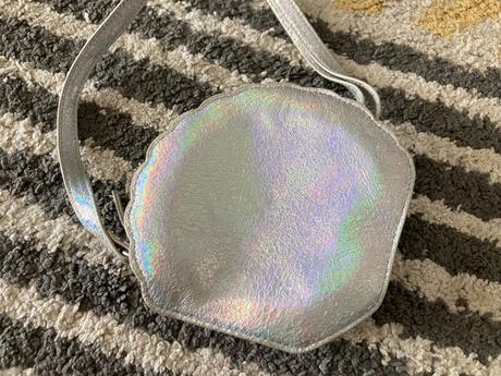 Mušlová strieborná kabelka, takko