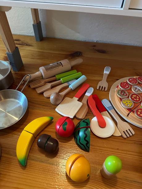 Drevená kuchynka lidl + príslušenstvo,