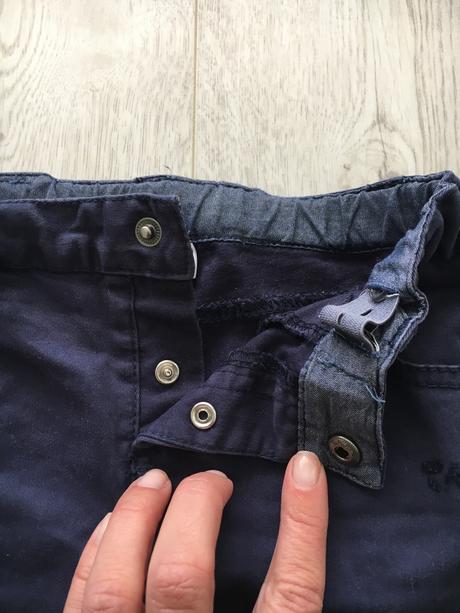 Plátené nohavice, 92