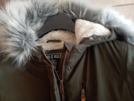 Dievčenská bunda, c&a,176