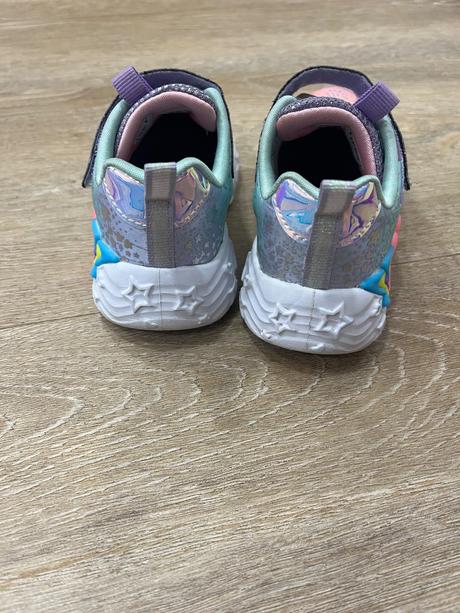 Skechers, skechers,24