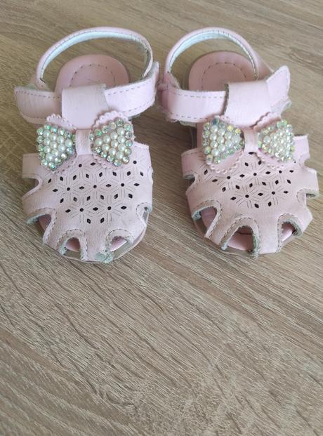 Dievčenské sandále, 23