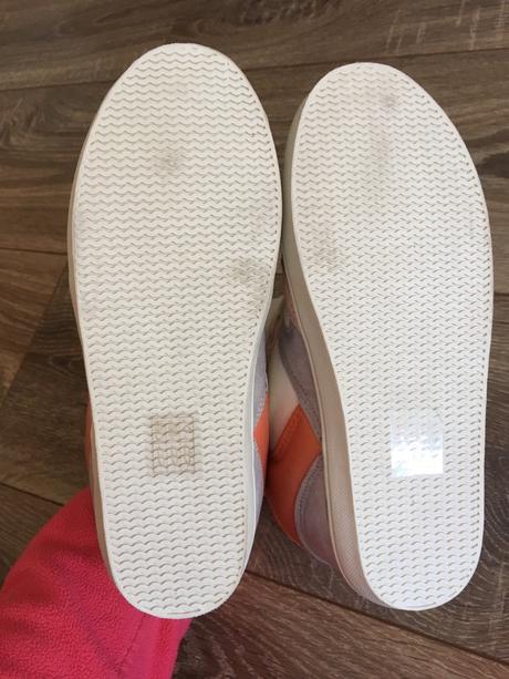 Dievčenské tenisky, 32