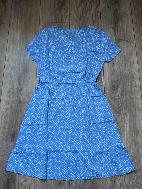 Modré šaty, 38