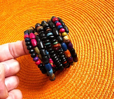 Etno drevený náramok, 