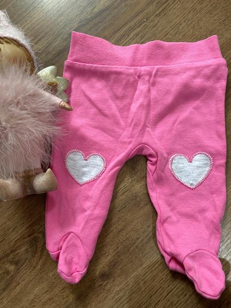 Teplaky so srdiečkami, 56