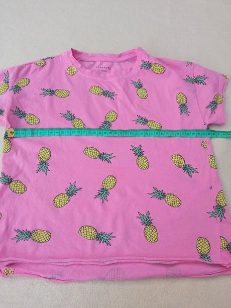 2x croptop, reserved,140