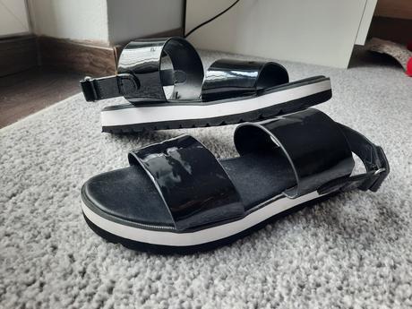 Sangálky čierne, h&m,36