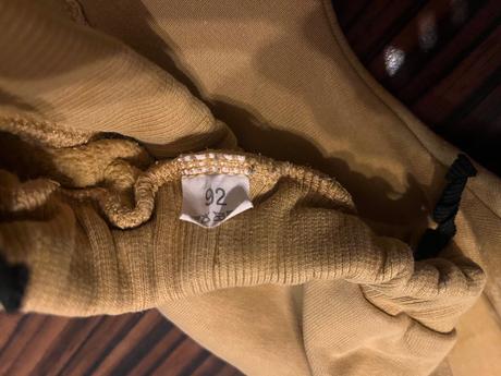 Teplakove nohavice, 92