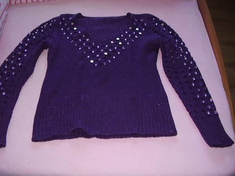 Elegantný pulovrík s korálkami, l