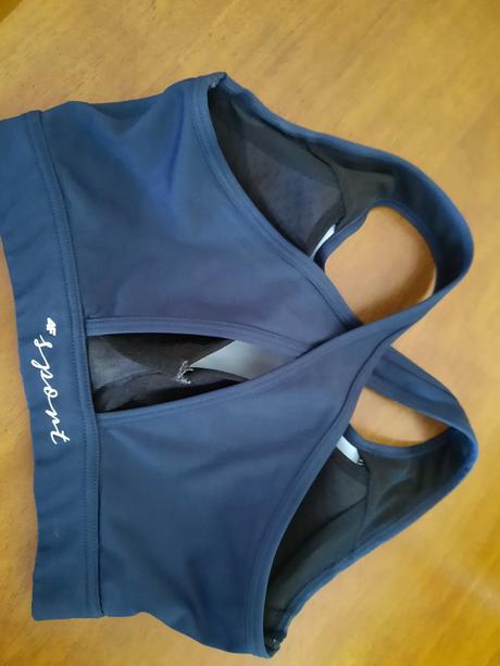 Sportova podprsenka, s