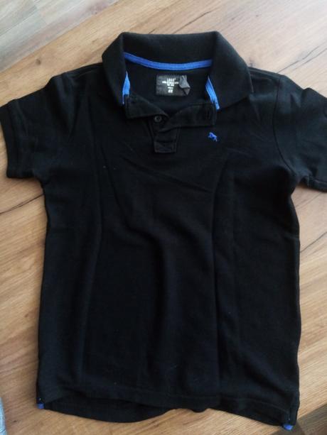 Kraťasy a tričko, 122–134