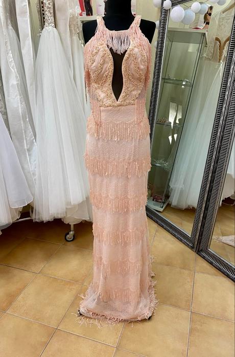 Extravagantné šaty vo veľkosti m, m