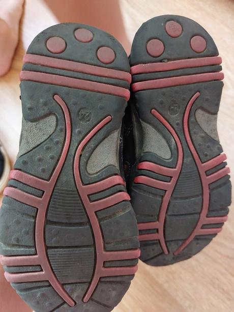 Tenisky na suchy zips, 24