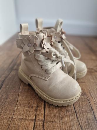 Krásne krémové reserved topánky, reserved,21