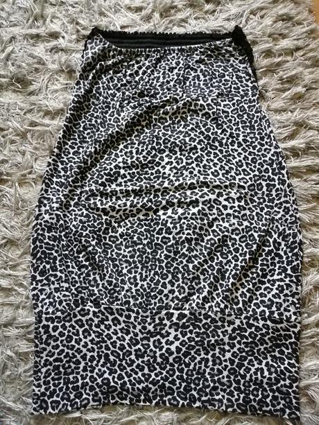 Tričko alebo mini šaty, m