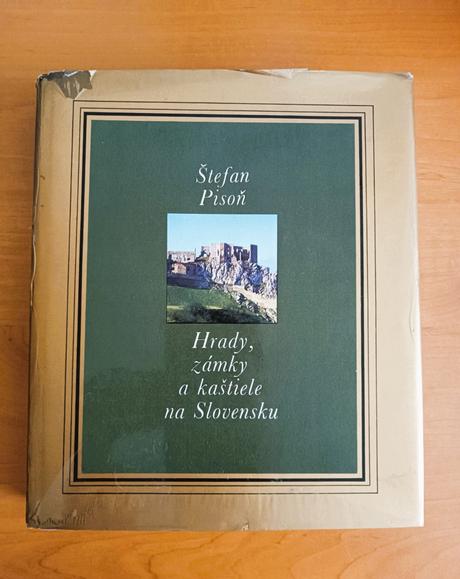 Hrady, zámky a kaštiele na slovensku (1977), 
