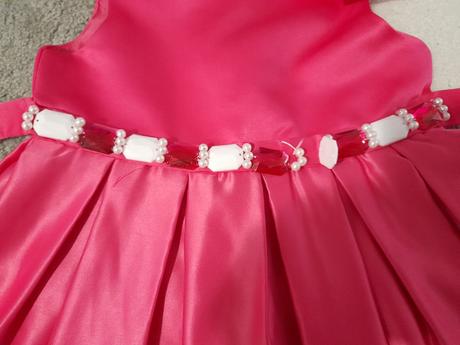 Cyklamenove šaty, 86