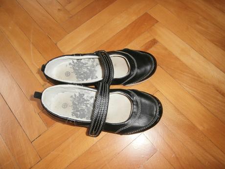 Dievčenské topánky, 33