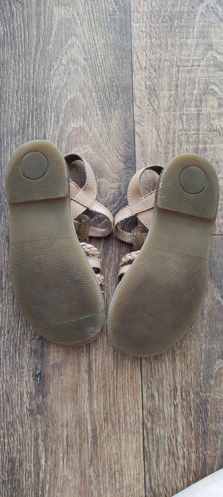 Sandálky, reserved,28