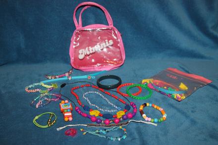 Tasticka s bizuteriou pre malu paradnicu, 