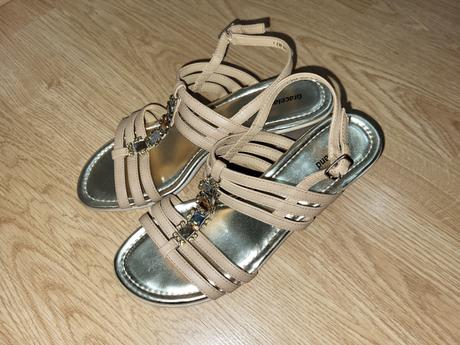 Sandálky, 39