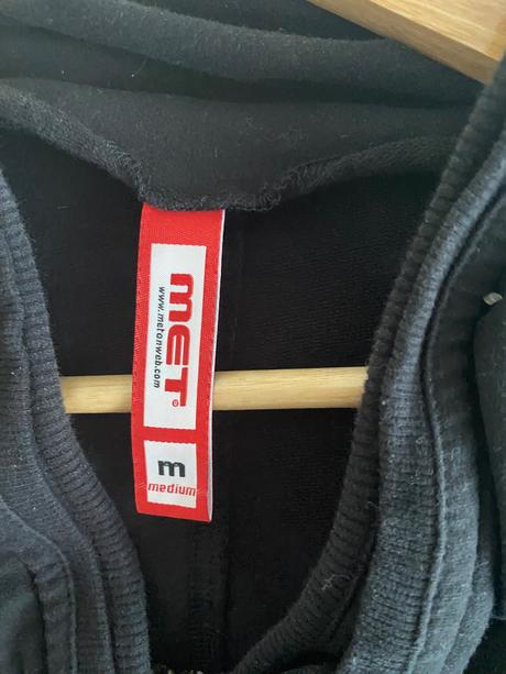 Cierna mikina met, met,m