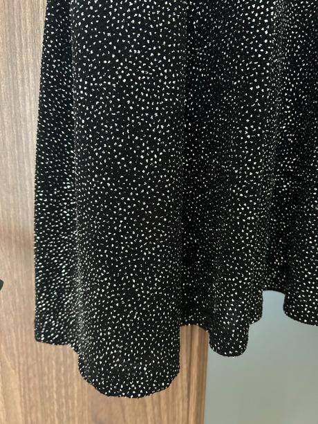 Krásne trblietavé šaty lipsy london, pc 60 eur, lipsy london,m