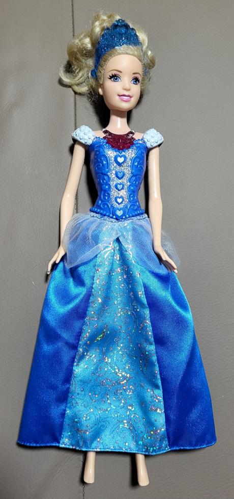 Svietiaca popoluška disney princess,