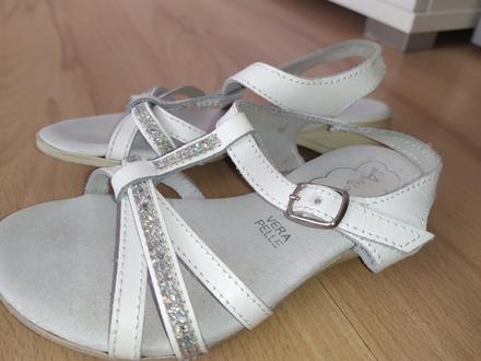 Kožené sandálky, baťa,26