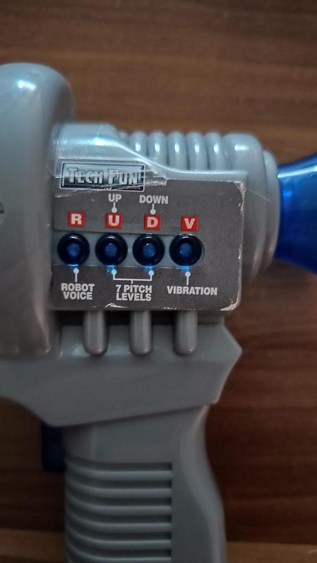 Menič hlasu - hlasový modulator,
