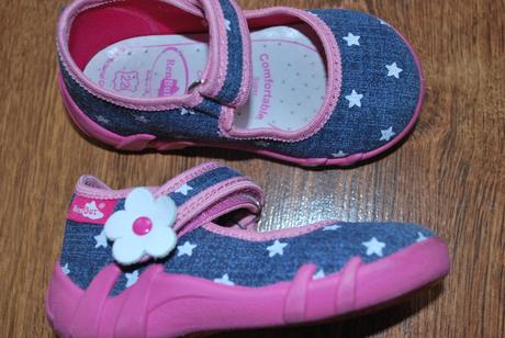 Krásne dievčenské sandálky, ren but,22