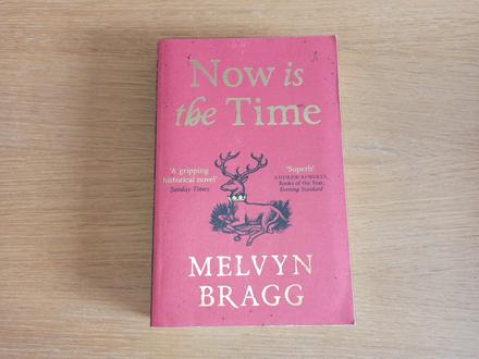 Melvyn bragg v anglictine  xs24, 