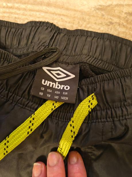 Športové nohavice č. 140, umbro,140